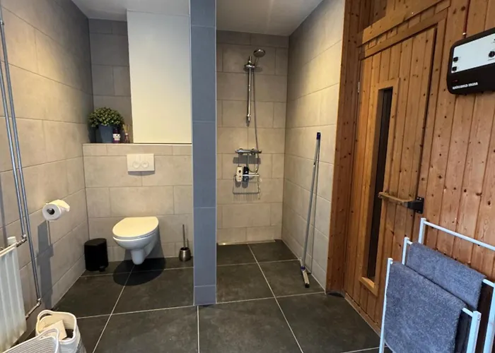 Zola Nyaraló Rucphen